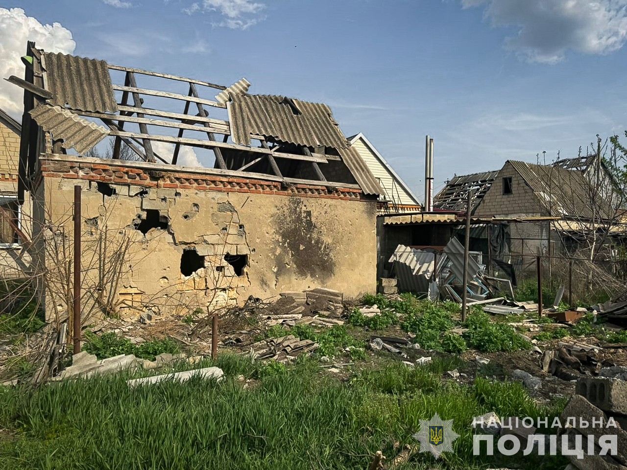 Масований удар по Малій Токмачці: ворог гати по селищу з авіації, артилерії та атакував БпЛА