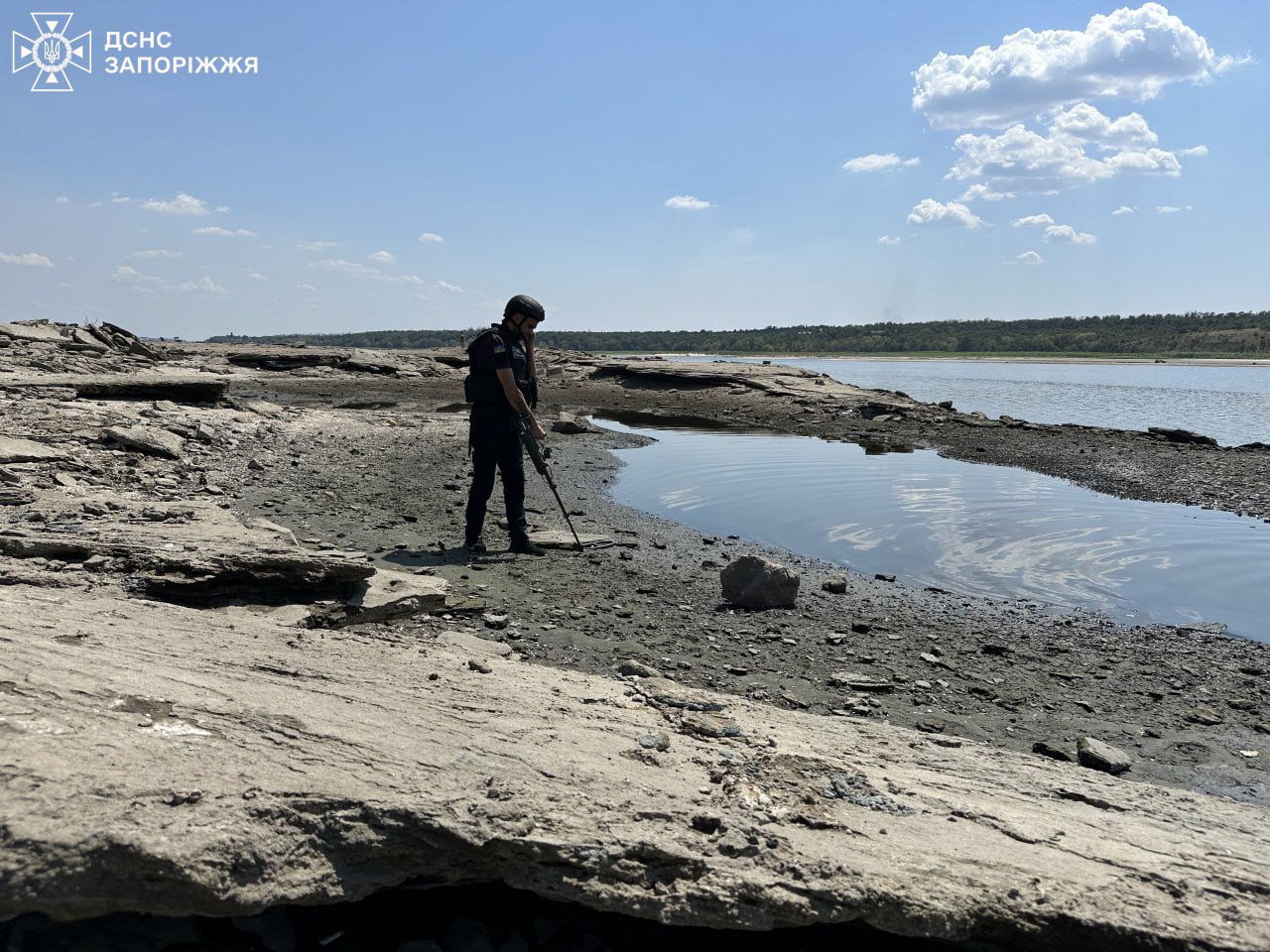 У Запоріжжі на березі Дніпра люди виявили мінометну міну