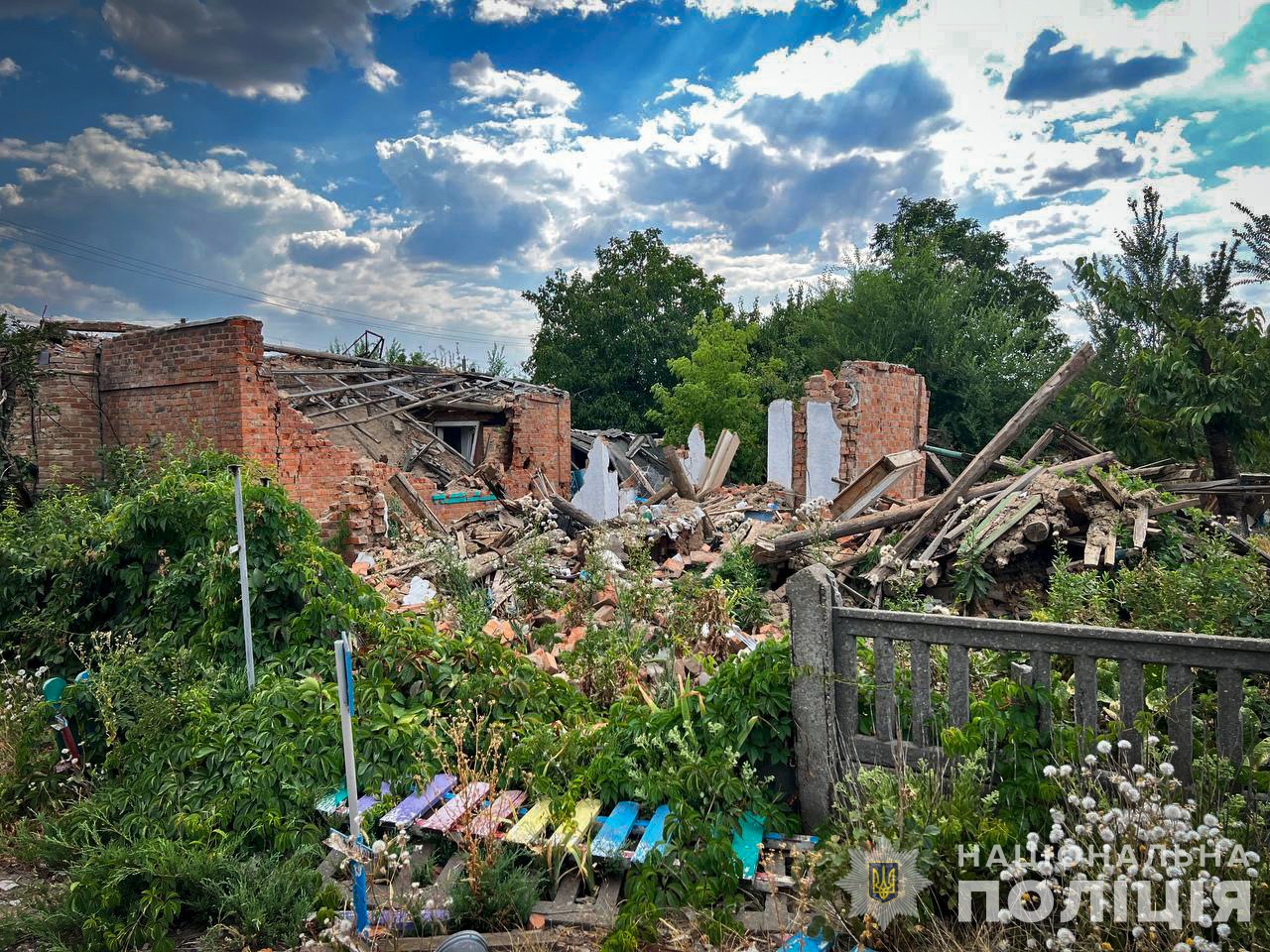 Гатили з артилерії, РСЗВ та атакували безпілотниками: ворог не припиняє гатити по Пологівському району