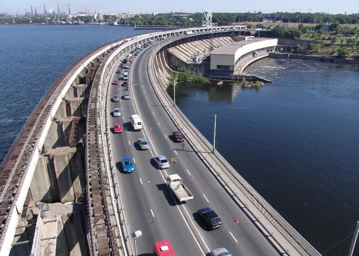 У Запоріжжі знову обмежать рух транспорту по ДніпроГЕС