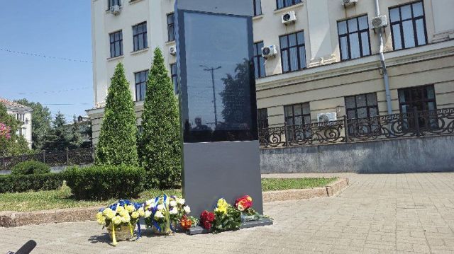 Сторінок стало більше: у Запоріжжі електронна призма поповнилася інформацією про загиблих героїв