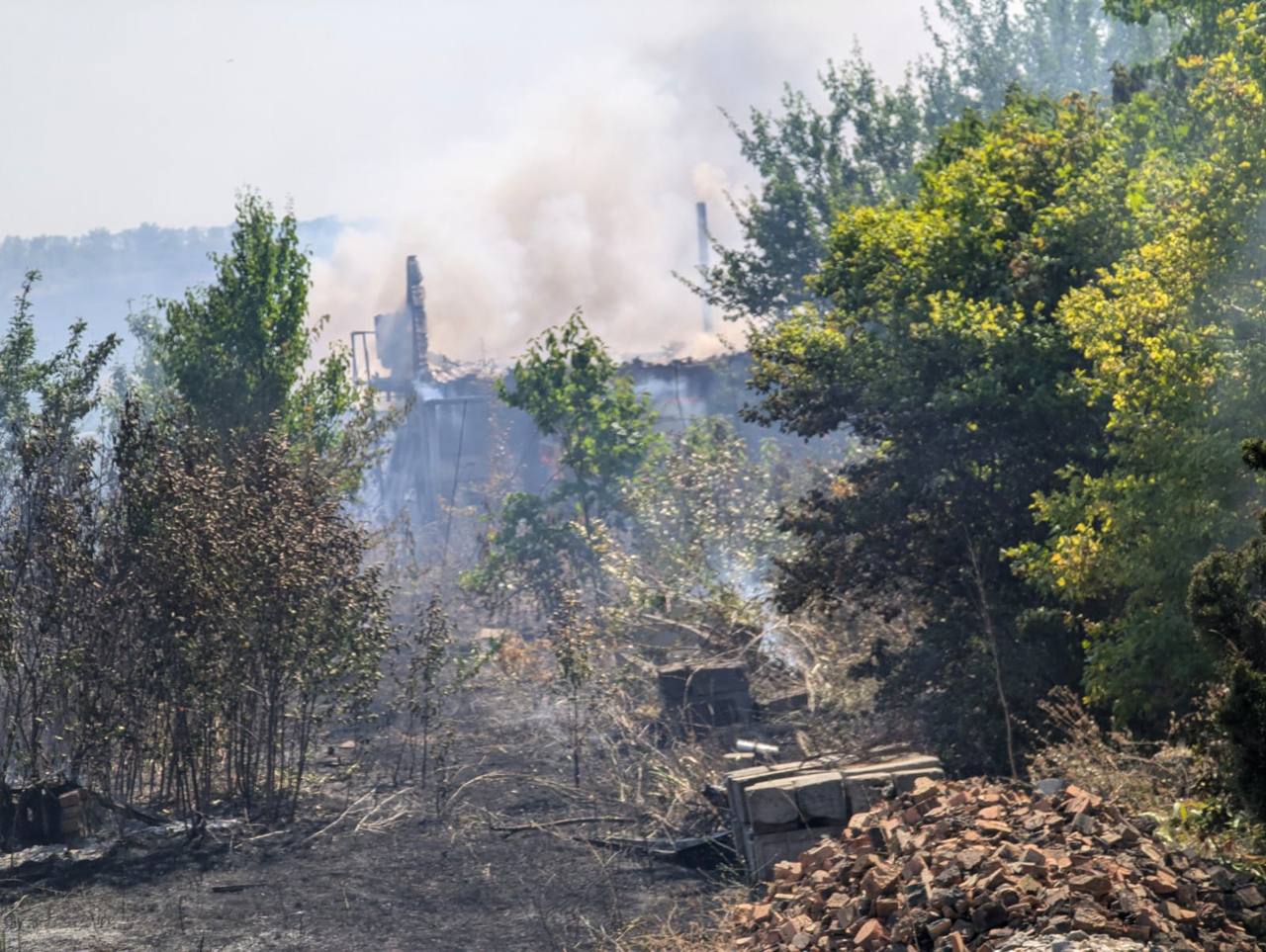 Удар по пожежній частині та обстріли житлових кварталів: на День Незалежності України ворог завдав 335 ударів по Запорізькій області