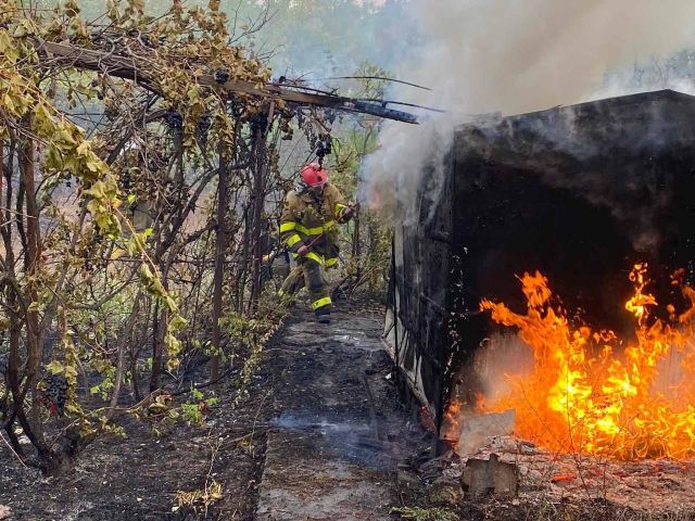 Ситуація була критичною: на території  громад Запорізького району місцеві пожежні вдень і вночі боролися з вогнем