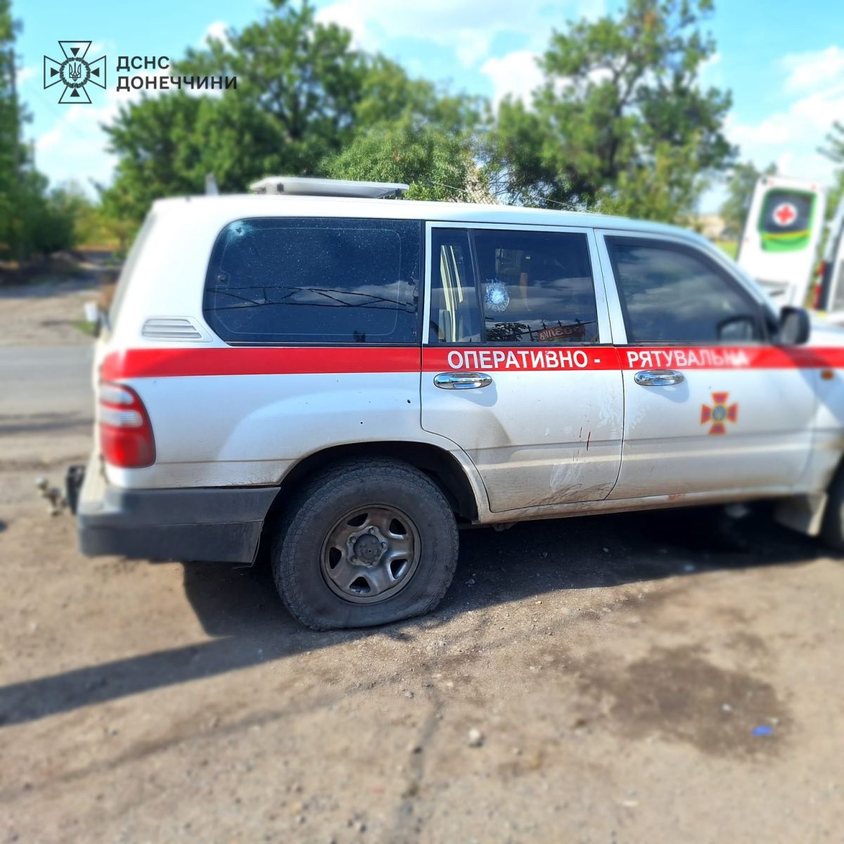 Евакуаційна група ДСНС потрапила під ворожий обстріл: серед поранених надзвичайник з Запорізької області