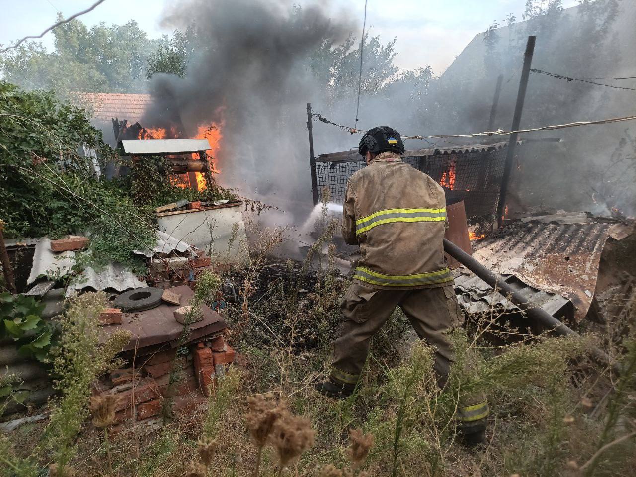 Ворог продовжує гатити по Пологівському району, знищуючи населені пункти