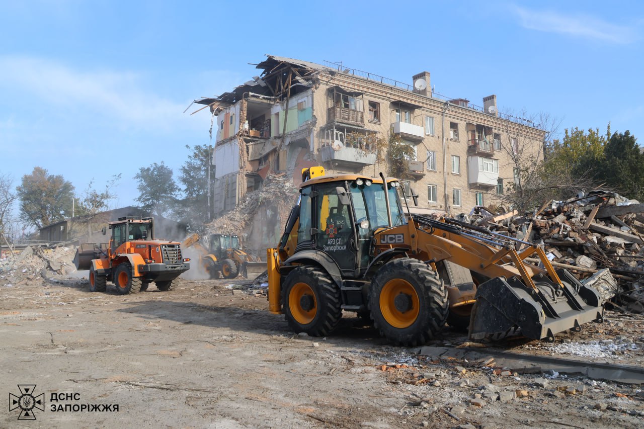 Пошуково-рятувальні роботи завершені: внаслідок масованого авіаудару по Запоріжжю загинули 10 людей