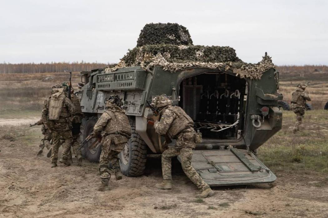 Російська армія атакувала позиції захисників поблизу Малої Токмачки