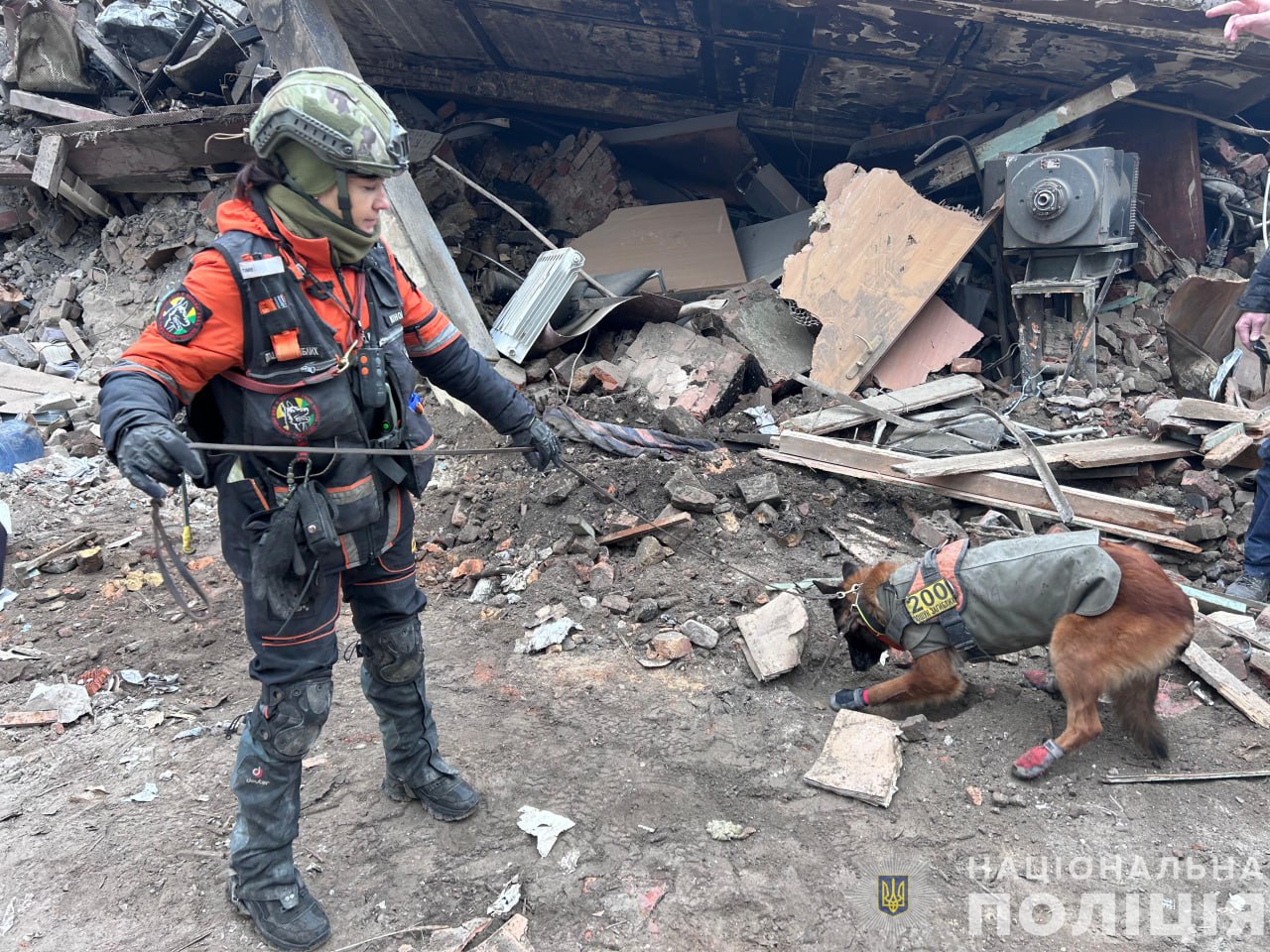 У Запоріжжі під завалами виявили тіло чоловіка, який загинув внаслідок російського удару: його шукали 9 днів