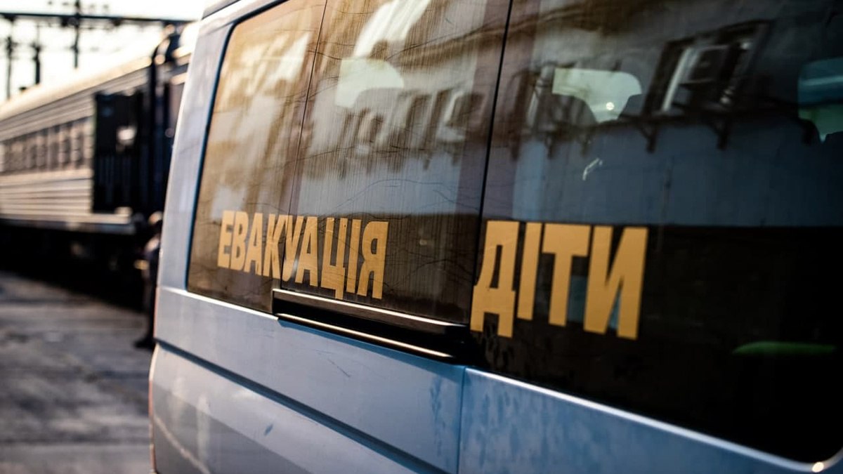 Дві родини з п’ятьма дітьми евакуювали з Пологівського району