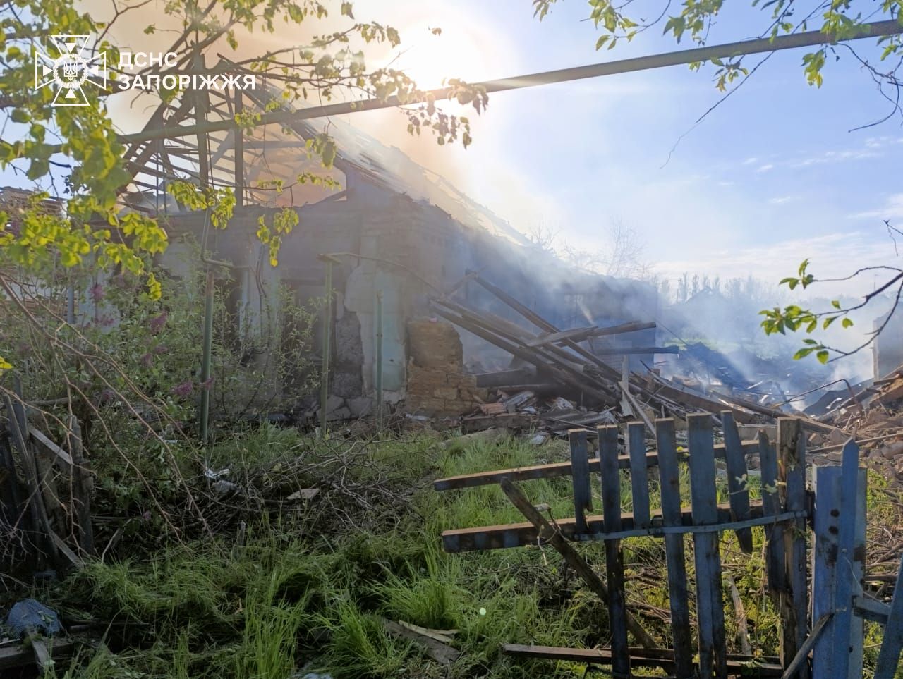 Внаслідок російських ударів по Оріхову спалахнула пожежа