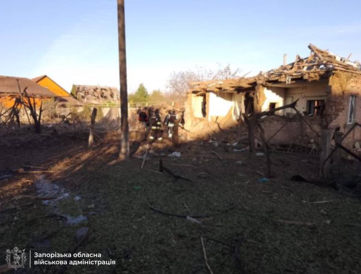 Терор триває: у неділю з самого ранку росіяни закидують Оріхів КАБами