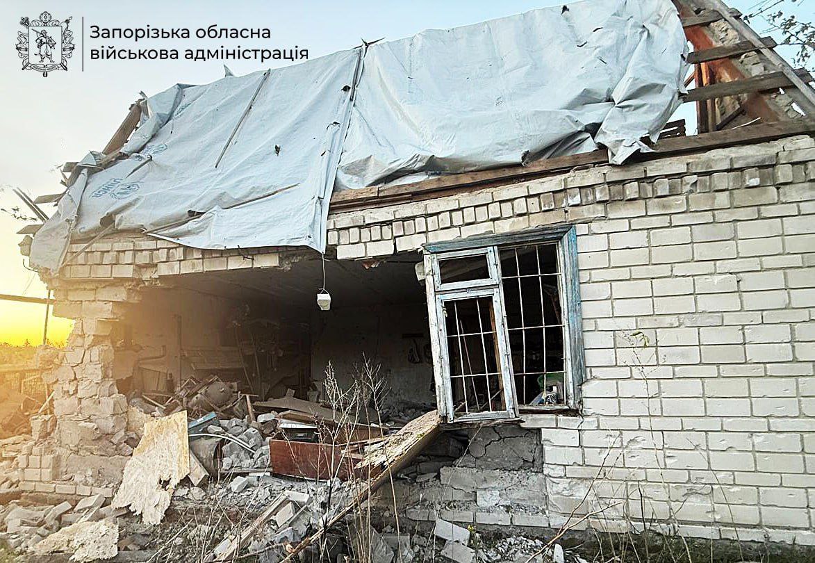 Поранено людей та пошкоджено їх оселі: росіяни завдали 628 ударів по Запорізькій області