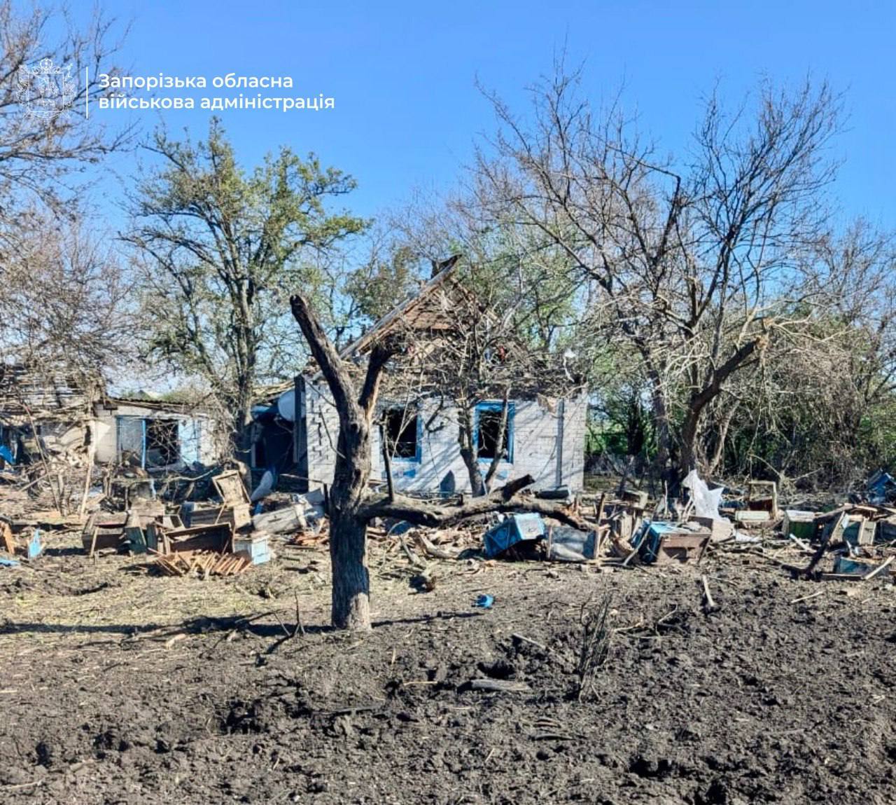 Росіяни скидають КАБи на село в Запорізькій області: жінка отримала важке поранення
