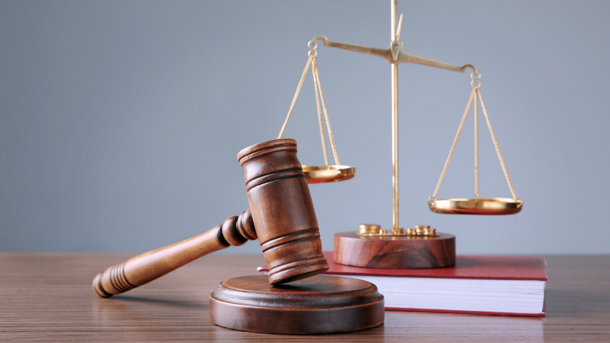 У Запоріжжі двоє патрульних знущались з чоловіка: їм винесено вирок