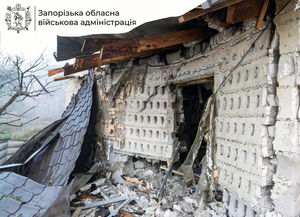 Пошкоджено будинки та підприємства: внаслідок російських обстрілів Запорізької області поранено двоє людей
