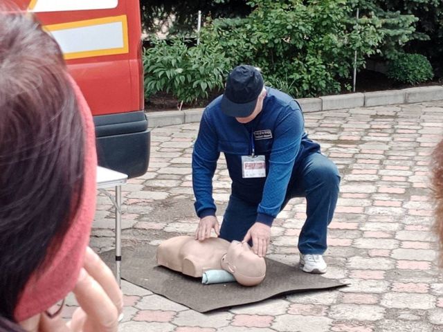 «Людина бачить, чи правильно вона діє»: запоріжців вчать правильно надавати першу допомогу