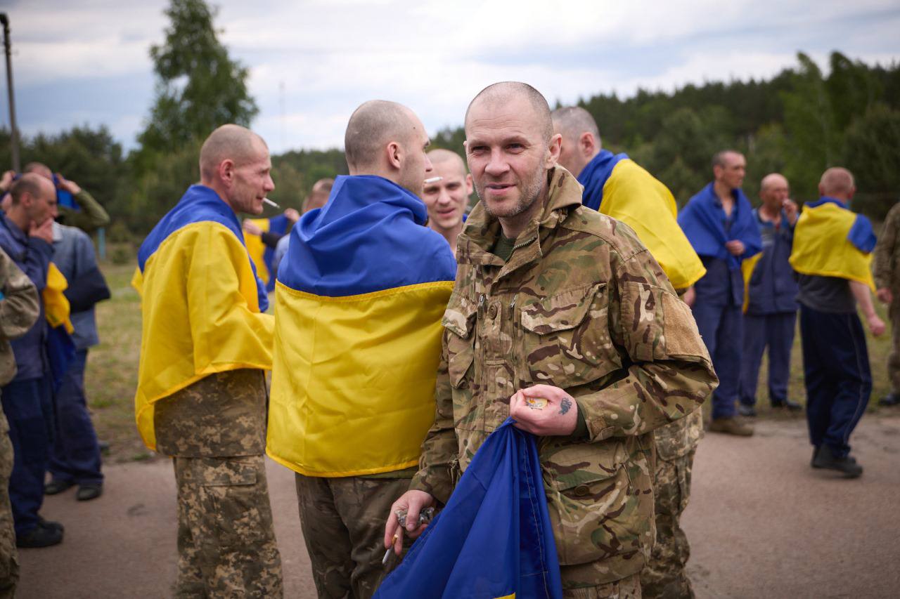 Другий день обміну військовополоненими: додому повернулись ще 10 захисників з Запорізької області
