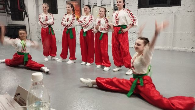 Танці незламних: у Запоріжжі відбувся традиційний конкурс народної хореографії