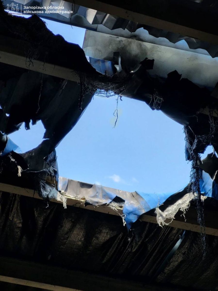 Вдень росіяни завдали удар по агропідприємству в Запорізькому районі
