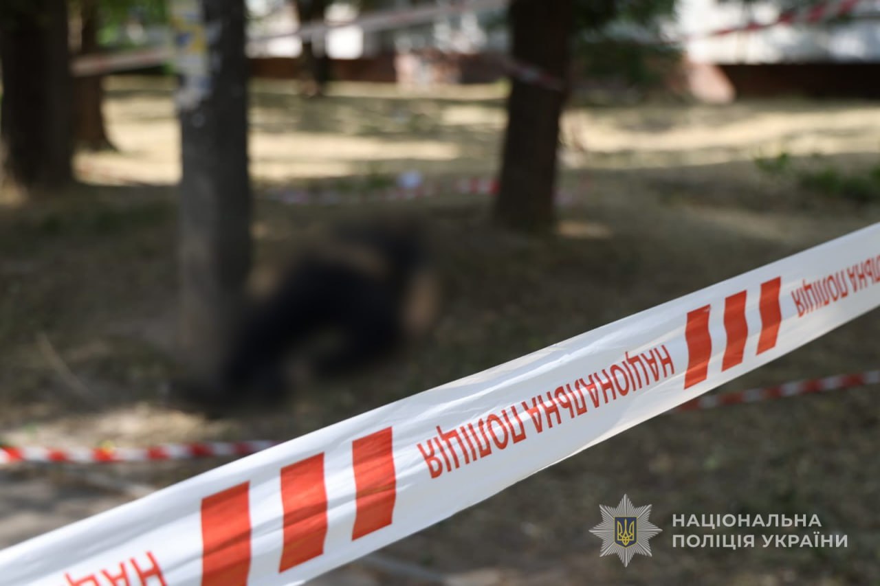 Вчора посеред однієї з вулиць Запоріжжя вбили чоловіка: коментар поліції