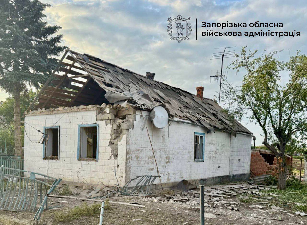 Росіяни завдали авіаудар по Успенівці: поранено чоловіка