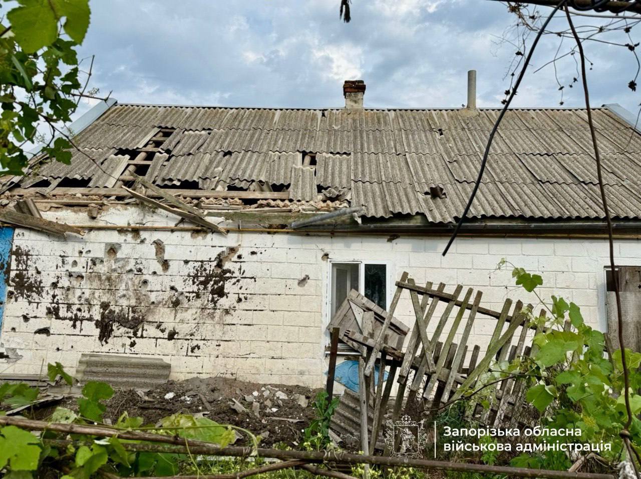 Пошкоджено будинки та поранено жінку: росіяни завдали 343 удари по Запорізькій області