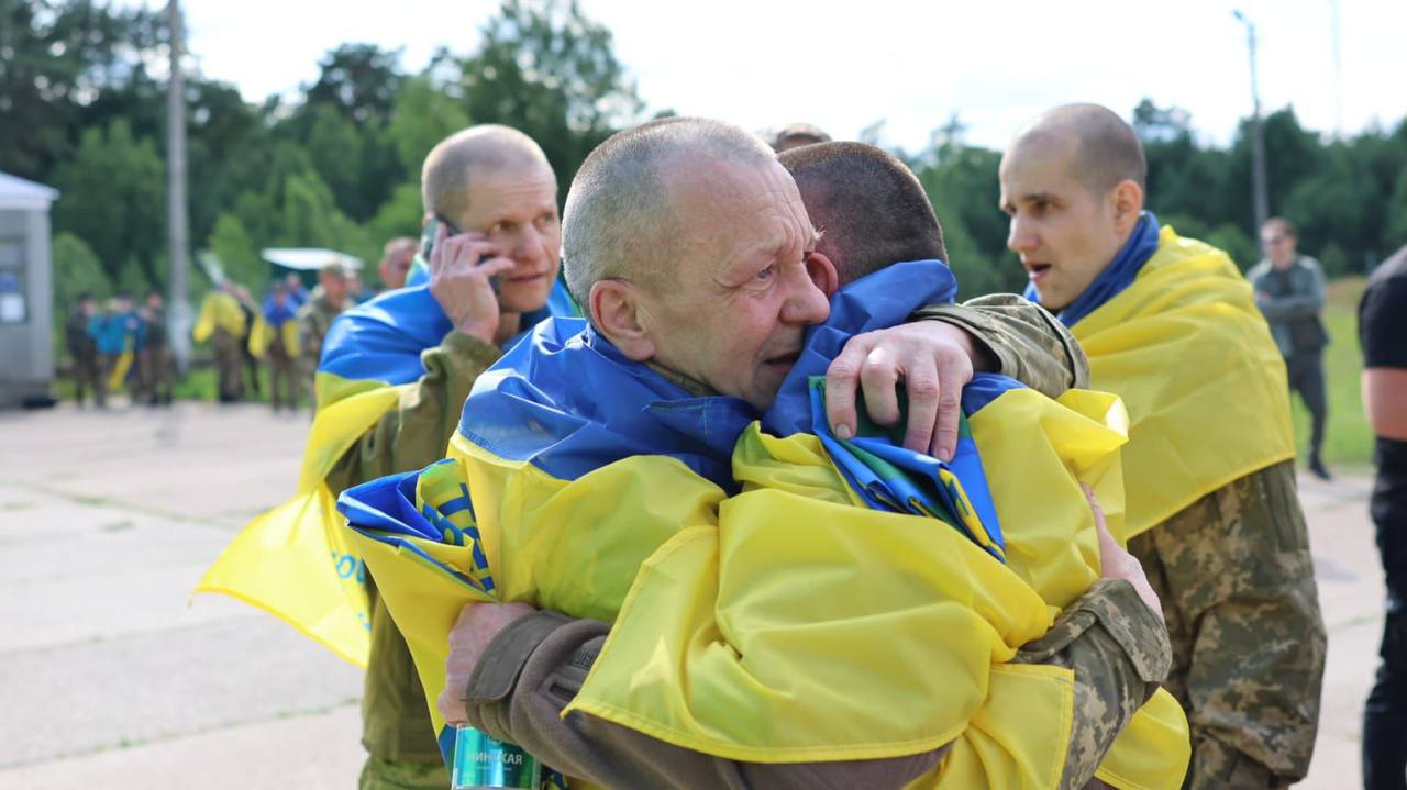 Обмін триває: ще 18 захисників з Запорізької області повернули додому з російського полону