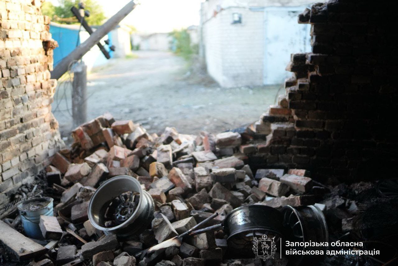 Пошкоджено промпідприємство та гаражний кооператив: наслідки нічної атаки Запоріжжя