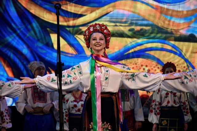 Піднесена атмосфера та патріотичний дух: у запорізькій філармонії відбувся святковий концерт