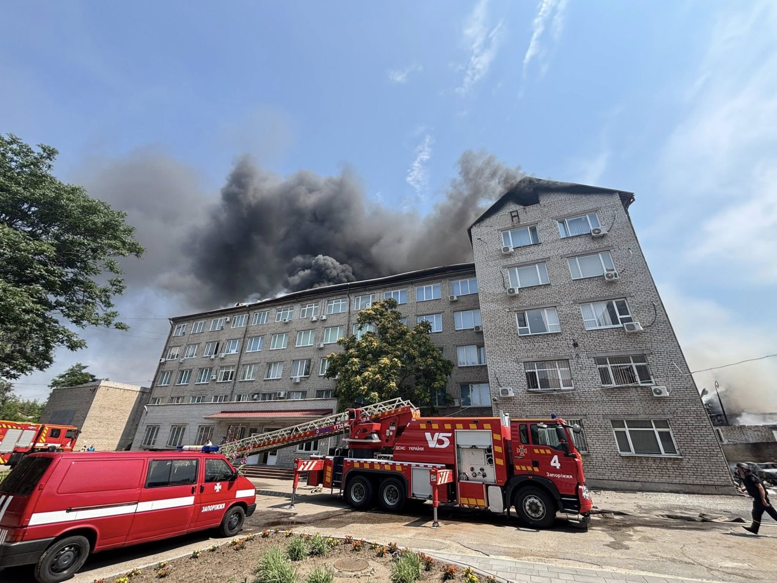 Пряме влучання по корпусу університету: в навчальному закладі Запоріжжя повідомили про наслідки шахедної атаки