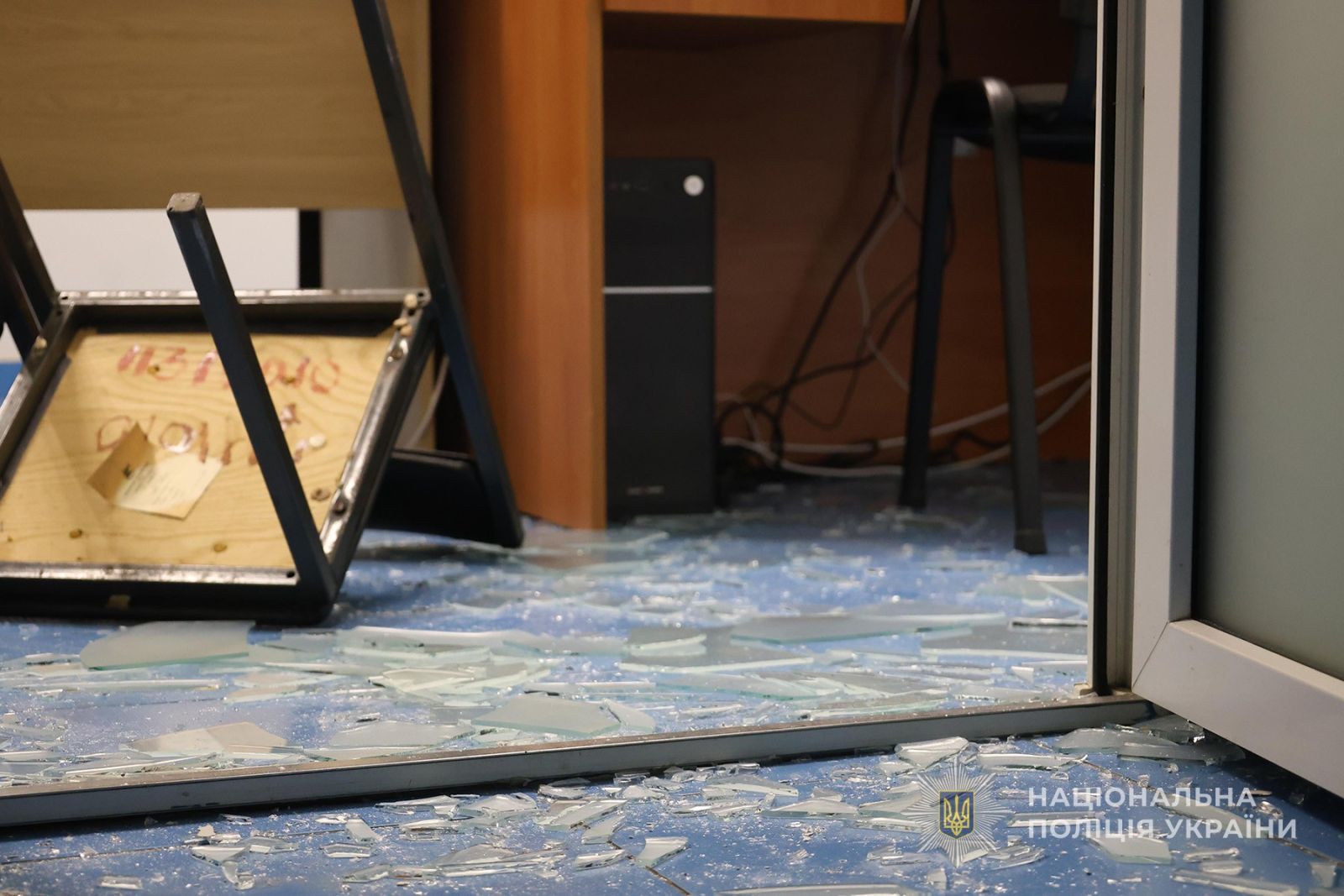 Трощив меблі та погрожував ножем: в одній з лікарень Запоріжжя чоловік напав на лікаря