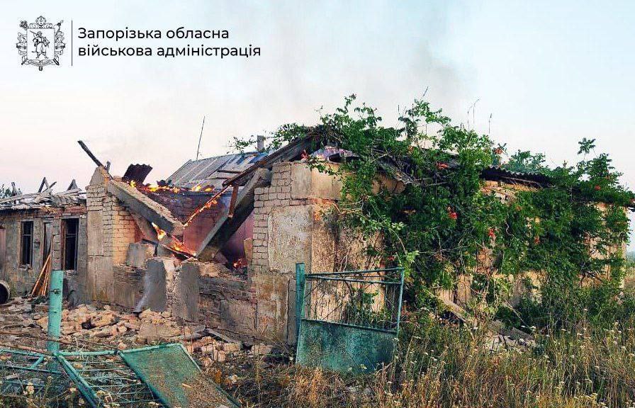 Поранено мирну мешканку: росіяни завдали майже 700 ударів за добу по Запорізькій області