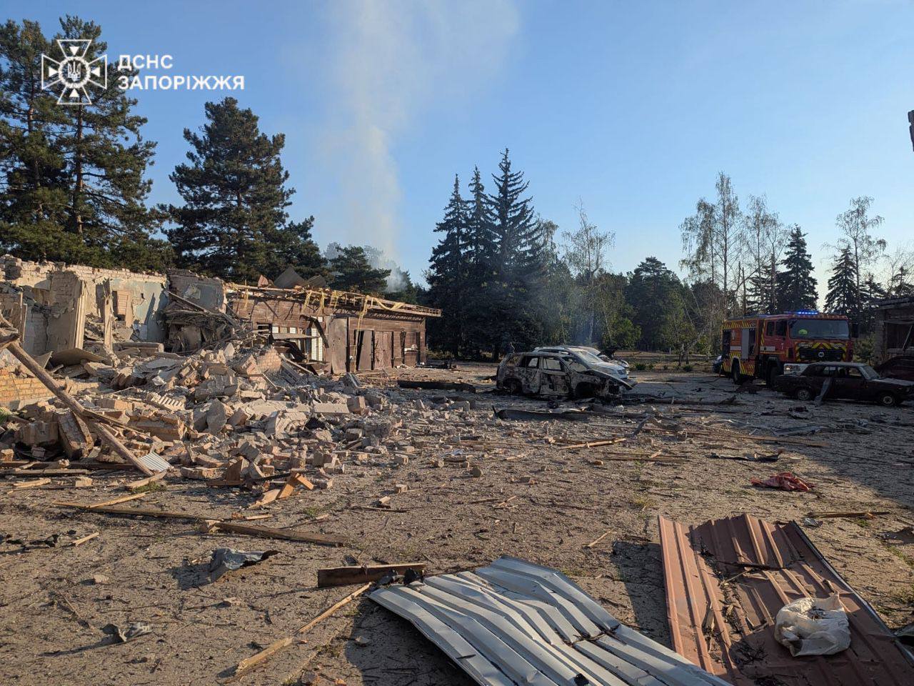 Двоє загиблих та 12 поранених: все, що відомо про авіаудари по базі відпочинку в Запорізькому району, - ОНОВЛЕНО