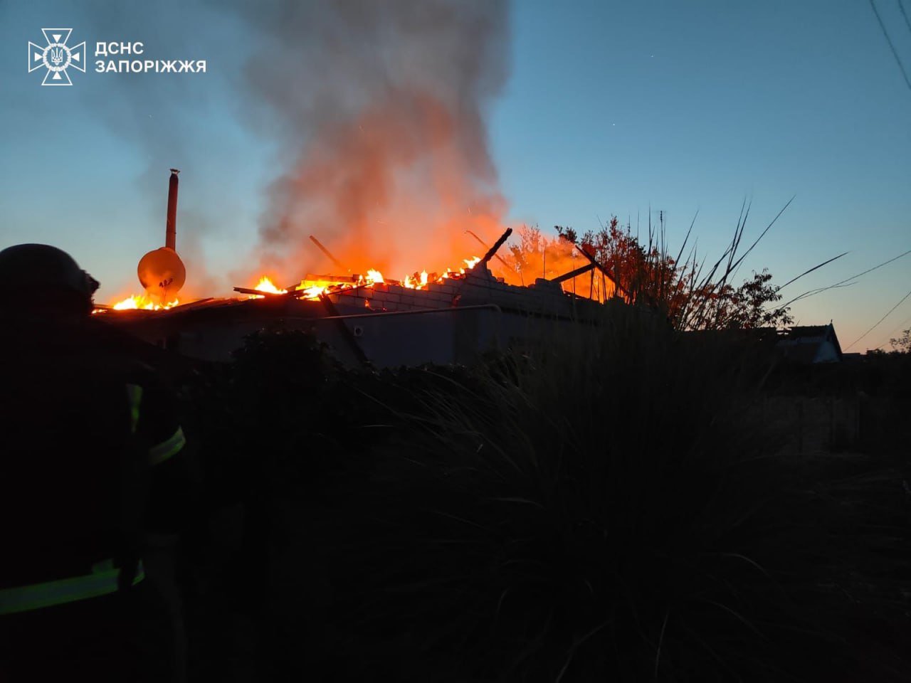 Внаслідок російських ударів в Оріхові та Преображенці спалахнули пожежі
