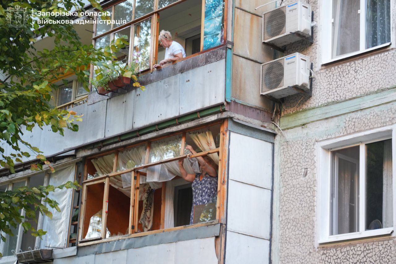 Вранці ворог вдарив двома ракетами по Запоріжжю: що відомо про наслідки