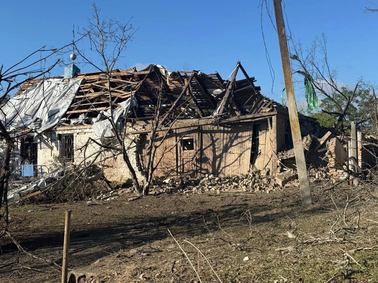 Пошкоджено та зруйновано близько 70 будинків: сьогодні окупанти скинули КАБи на два села Запорізького району