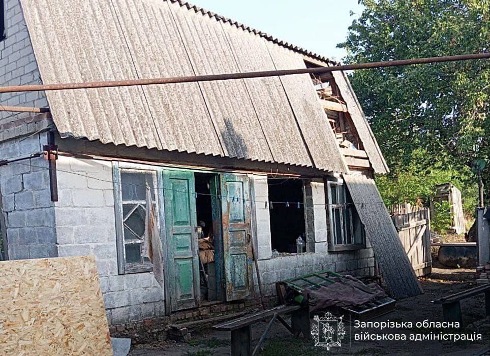 Зруйновано та пошкоджено будинки: ворог завдав майже 600 ударів по Запорізькій області за добу