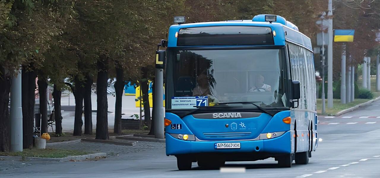 У Запоріжжі внесли зміни в роботу комунального автобуса, який курсує за новим маршрутом
