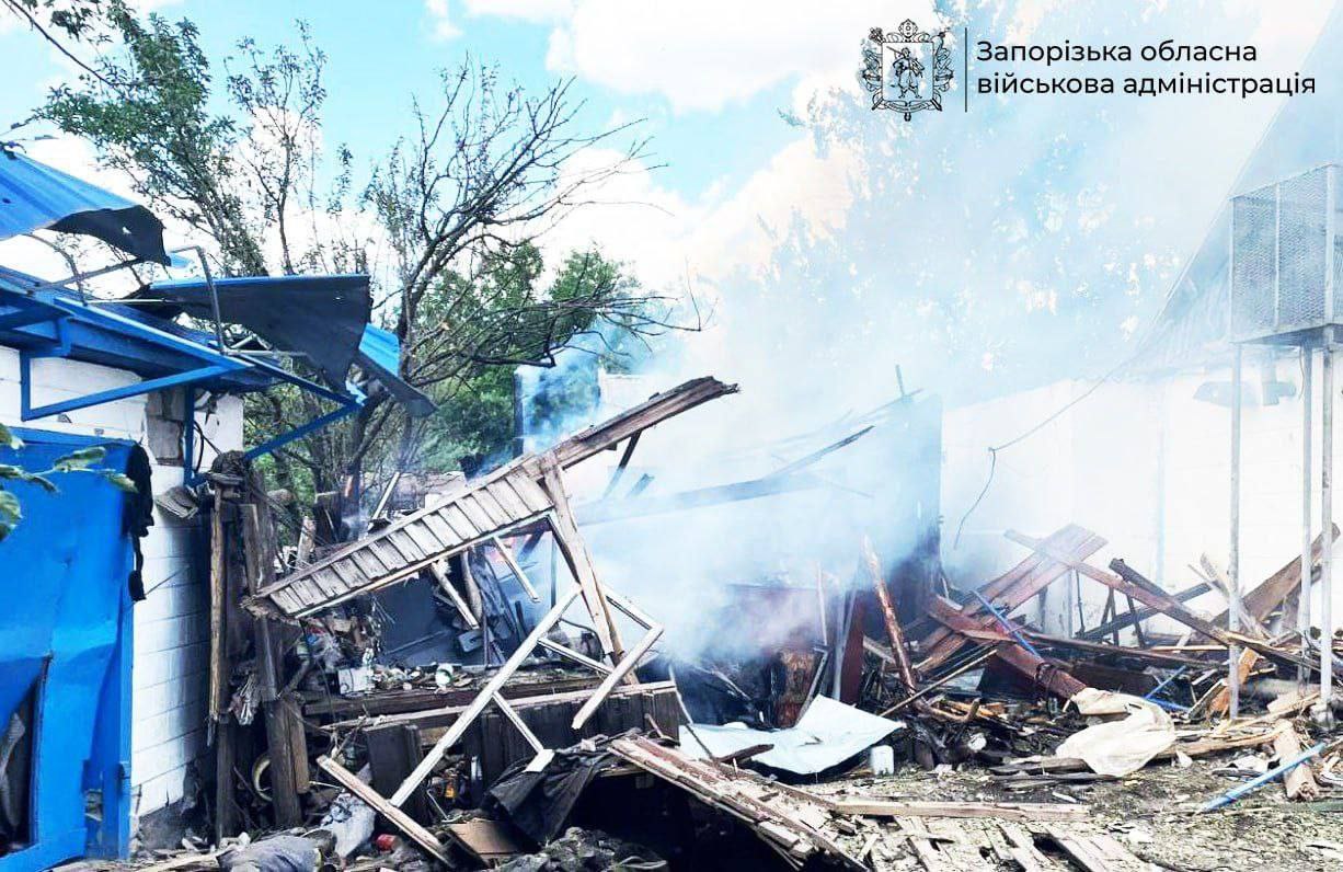 Постраждали сім мирних мешканців: ворог масовано атакував Запорізьку область