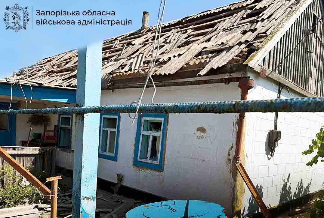 Четверо поранених та пошкоджені будинки: ворог завдав по регіону 527 ударів по Запорізькій області