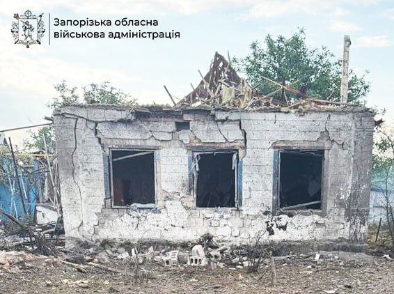 Одна людина загинула та дві поранені внаслідок: ворог продовжує гатити по Запорізькій області