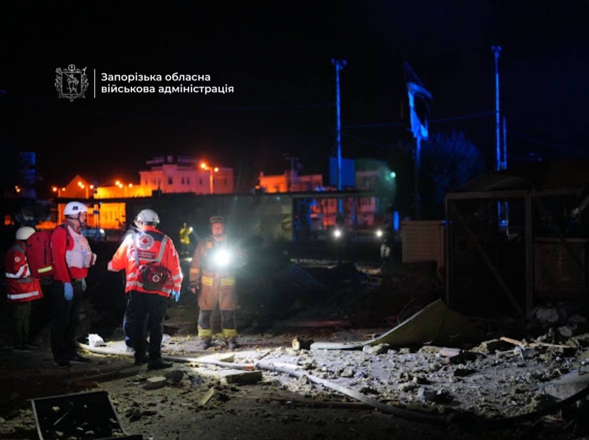 Росіяни атакували Запоріжжя: пошкоджено будинки та зруйновано магазин