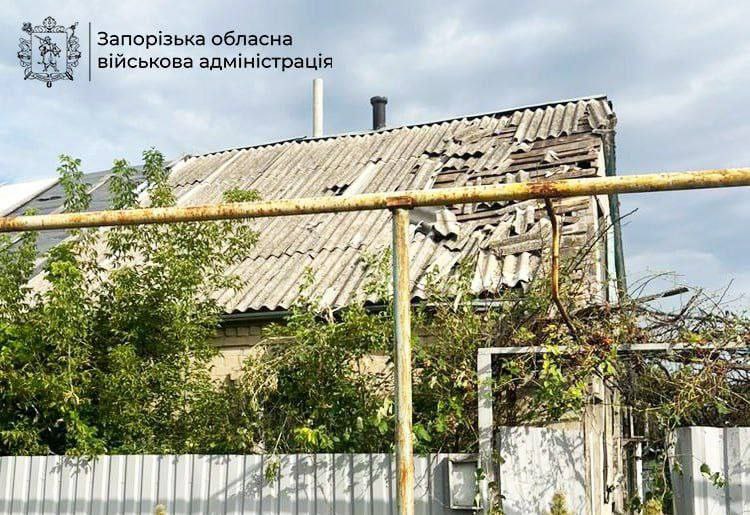Зруйновано оселі людей: росіяни завдали 696 ударів по Запорізькій області