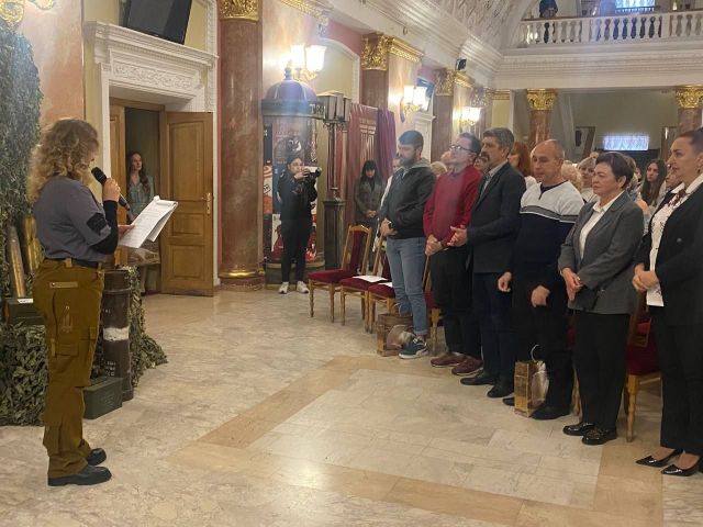 Хвилюючий концерт:  у запорізькому театрі привітали колег, які захищають Україну