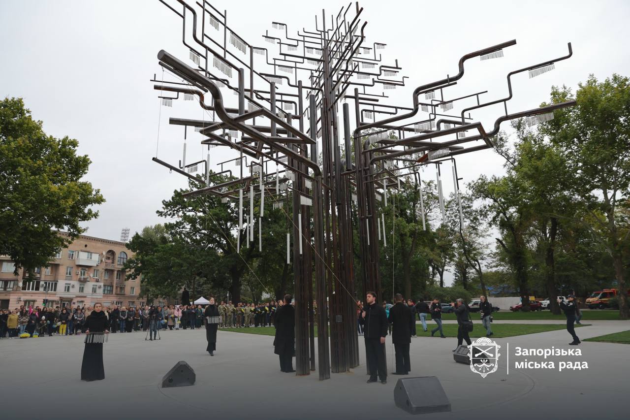У Запоріжжі на меморіалі «Дерев пам’яті» з’явились 72 нових імені полеглих захисників