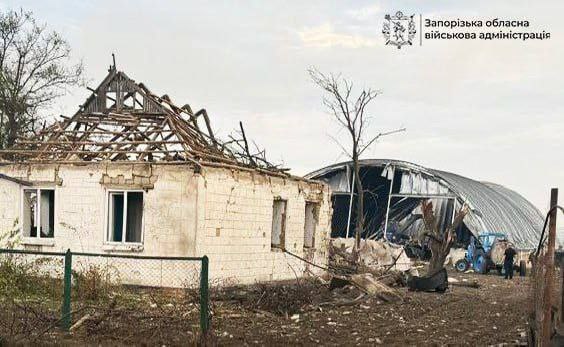 Поранено мирного мешканця зруйновано будинки: наслідки ворожих ударів по Запорізькій області