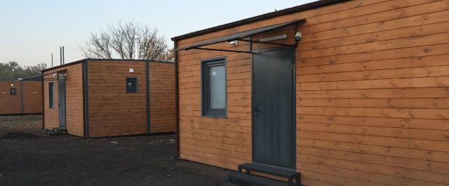 Вже встановлено 11 будинків: у Запоріжжі триває спорудження модульного містечка для вимушених переселенців