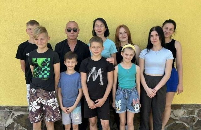 У світ віконечко – для синочків й донечок