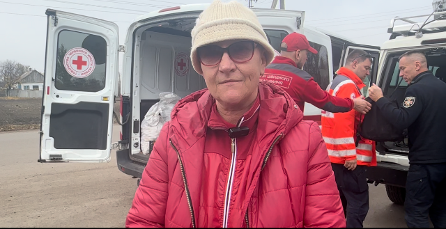 Евакуація з прифронтової зони триває: рятувальники щодня допомагають людям виїхати у безпечніші місця