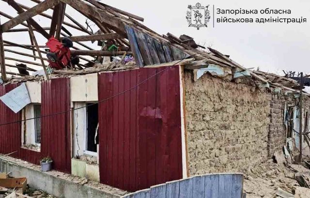 Рівняють з землею: ворог  знищує міста і села Запорізької області